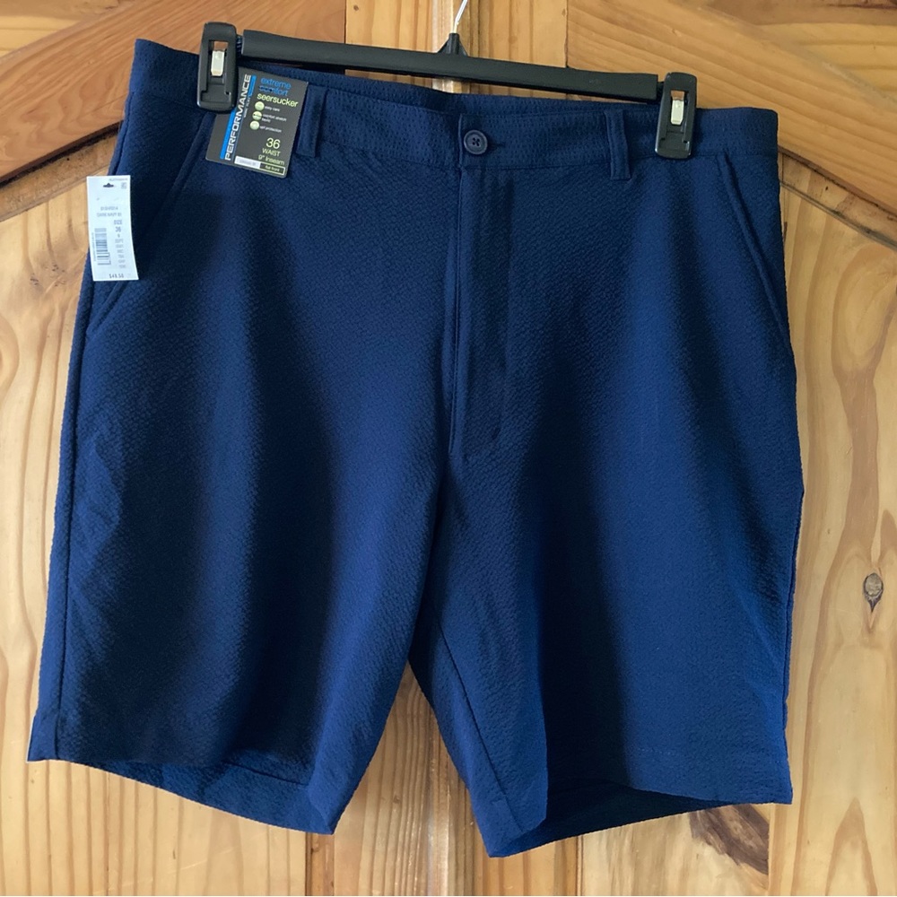 Men's Roundtree & Yorke Seersucker navy blue flat front chino shorts size 36 NWT